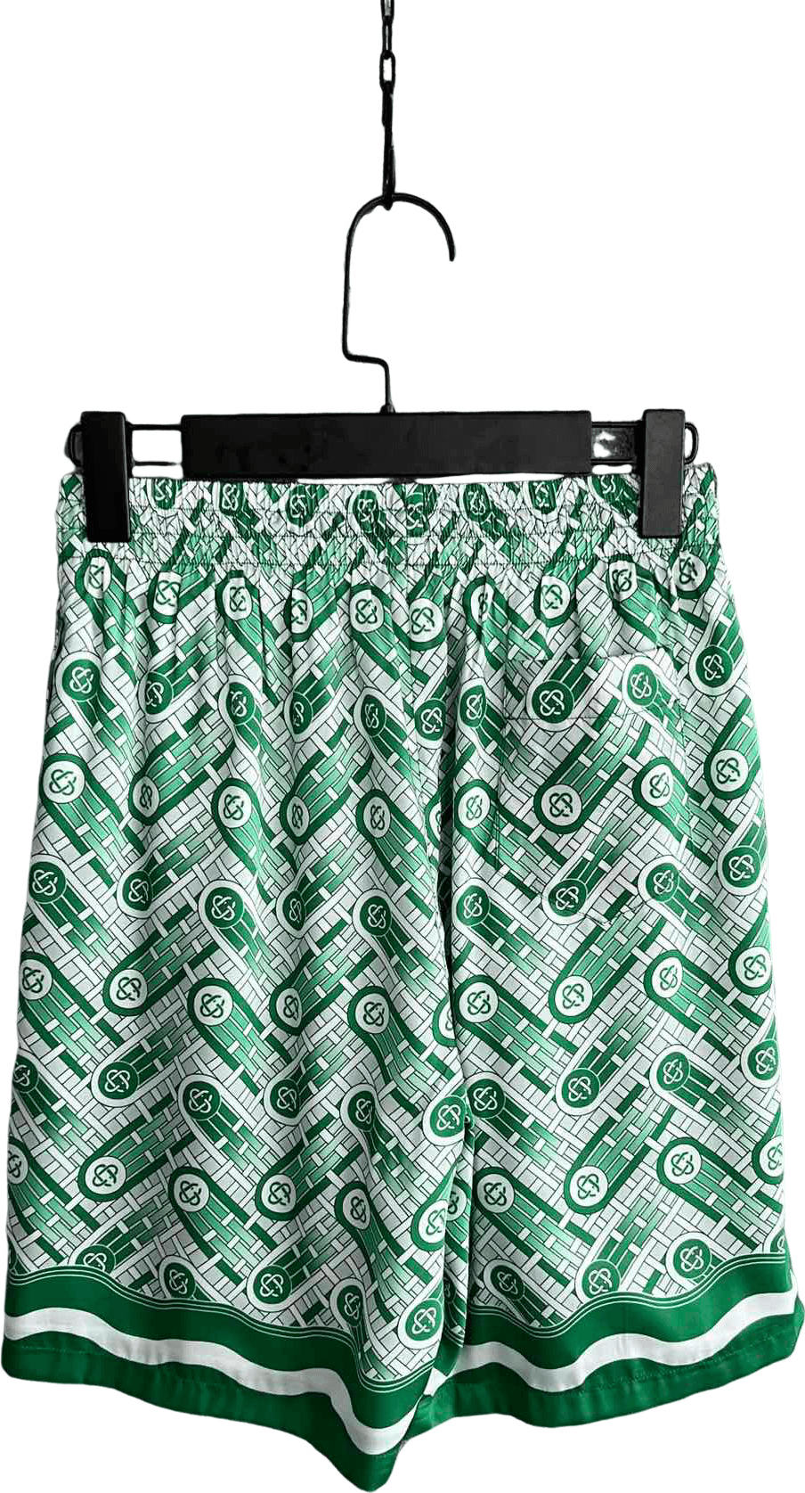 Short de Sport Motif Géométrique Vert et Blanc avec Logo Circulaire